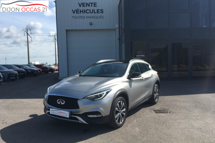 INFINITI QX30