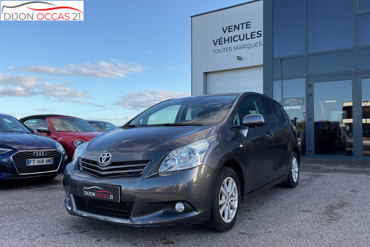 TOYOTA VERSO